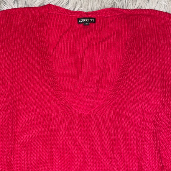 Express Women’s V Neck Long Sweater - Picture 3 of 3